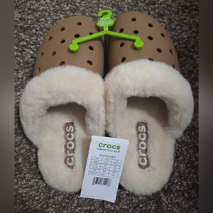 CROCS Classic Fuzz Scuff Slippers Womens Size 7 NWT